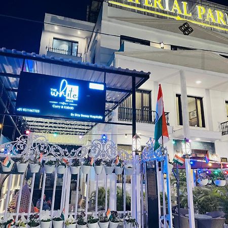 Hotel Imperial Park Sector 45 Gurgaon Bagian luar foto