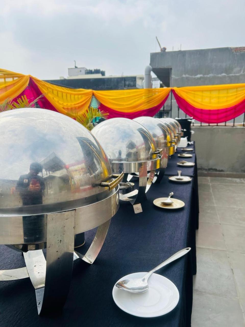 Hotel Imperial Park Sector 45 Gurgaon Bagian luar foto
