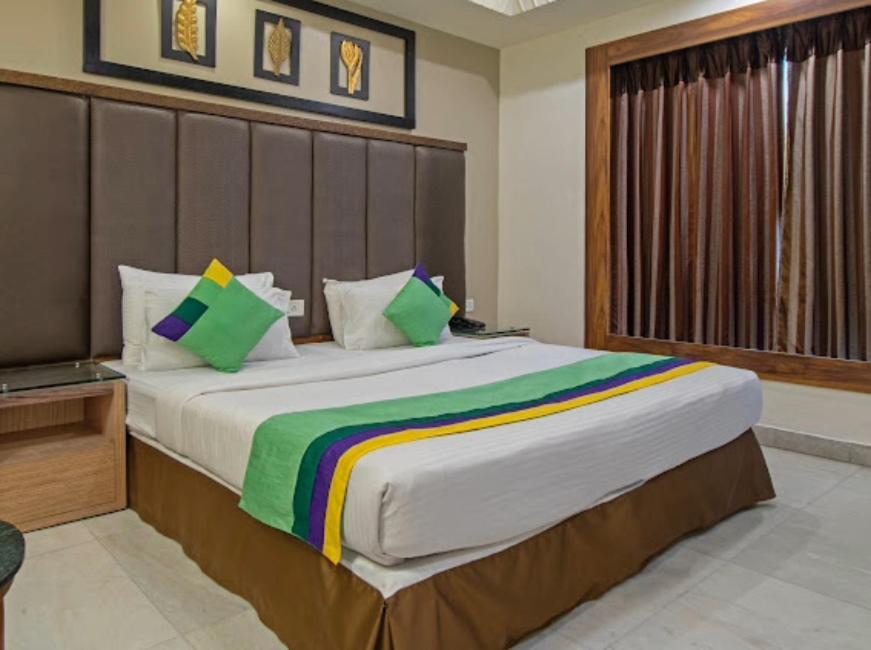 Hotel Imperial Park Sector 45 Gurgaon Bagian luar foto