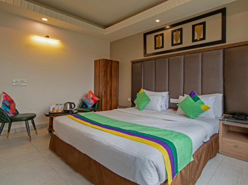 Hotel Imperial Park Sector 45 Gurgaon Bagian luar foto