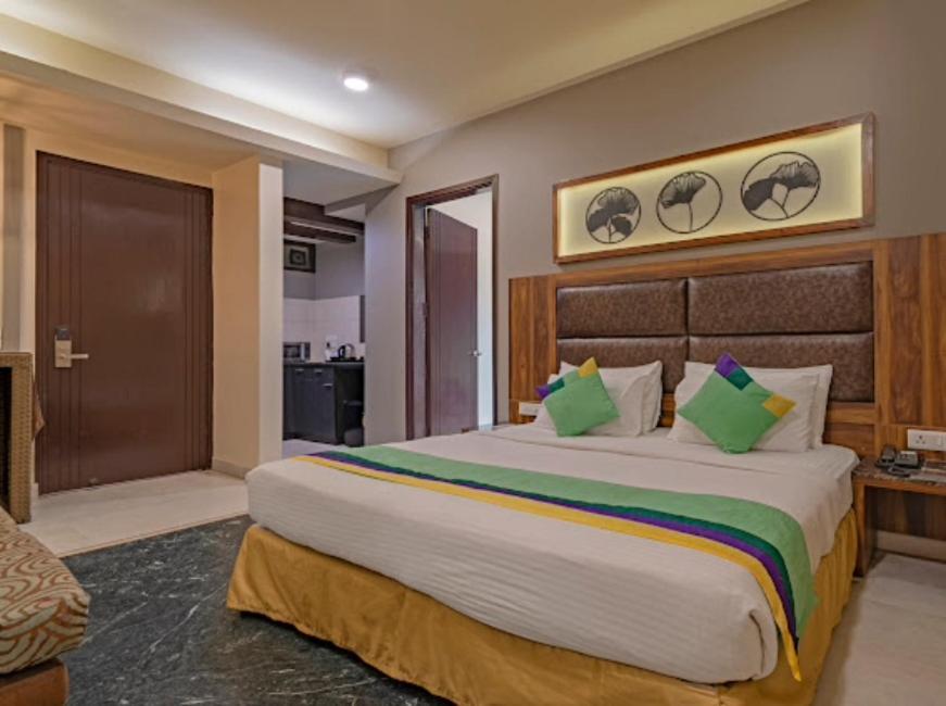 Hotel Imperial Park Sector 45 Gurgaon Bagian luar foto
