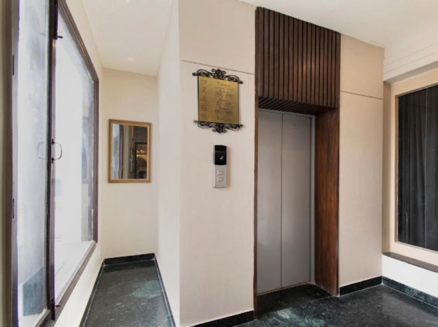 Hotel Imperial Park Sector 45 Gurgaon Bagian luar foto