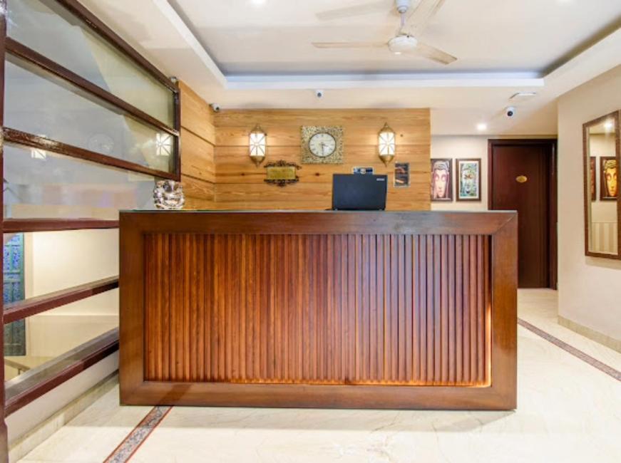 Hotel Imperial Park Sector 45 Gurgaon Bagian luar foto
