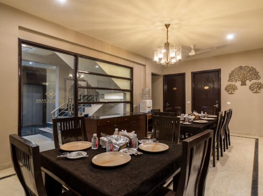 Hotel Imperial Park Sector 45 Gurgaon Bagian luar foto